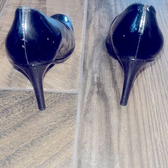 Vintage Stuart Weitzman black leather 4” heels w/.5” platform - Picture 4 of 5
